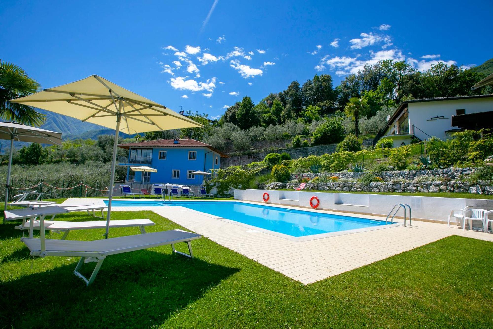 Residence Christina Due Laghi - Happy Rentals テンノ エクステリア 写真