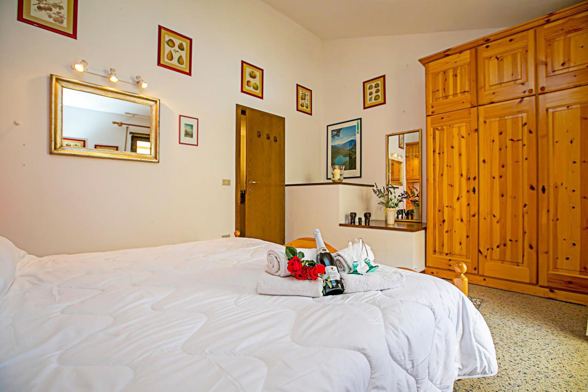 Residence Christina Due Laghi - Happy Rentals テンノ エクステリア 写真